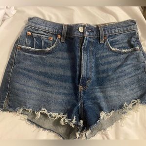 Abercrombie size 28/6 Jean shorts